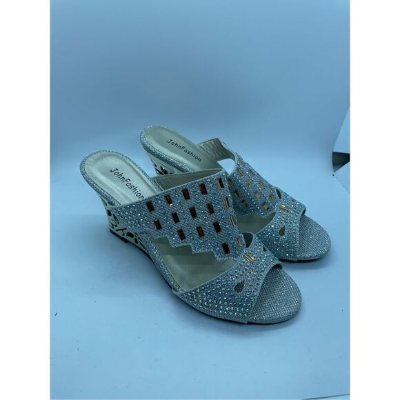 John Fashion Women's Silver Rhinestone Beaded Open Toe Wedge Heel Size 7 - Picture 2 of 11